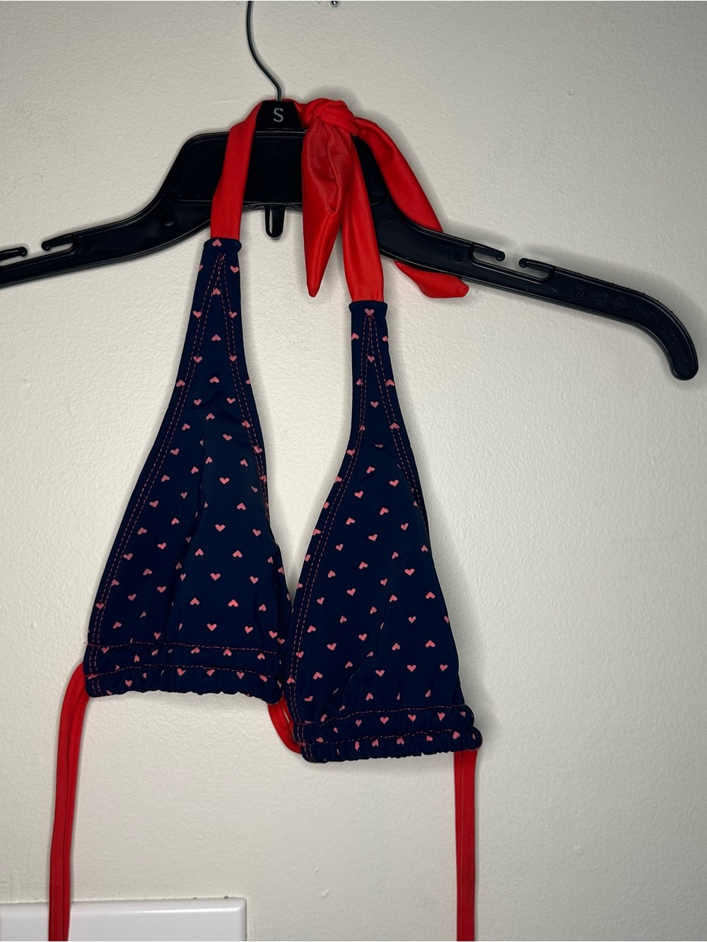 Vintage Navy Bikini Top with Pink Heart Print and Red Ties - Picture 5 of 10